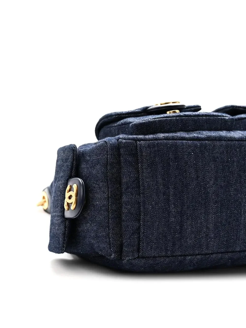 CHANEL indulge timeless
